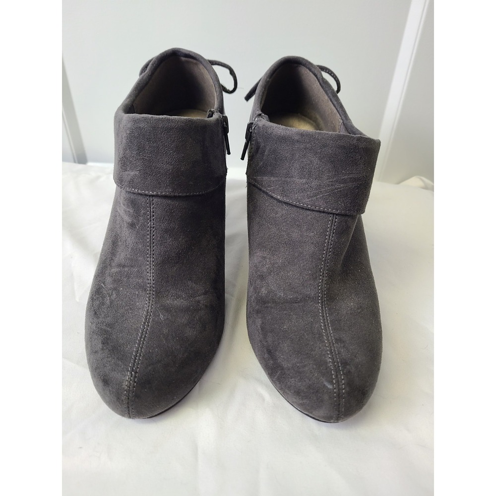 Coach and Four Women's 10 Gray Ankle Booties Heels Zip Bow Classic Chic